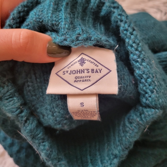 Sweater - Picture 3 of 3